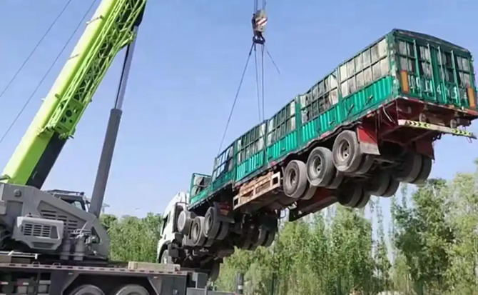 西昌道路脱困救援案例