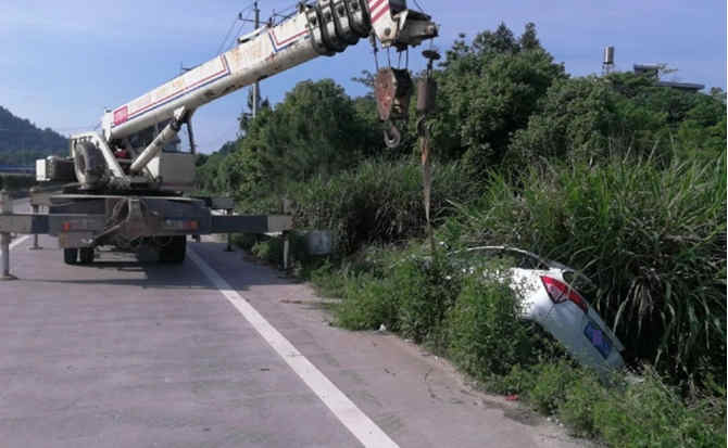 西昌重载吊车救援 西昌重载吊车救援
